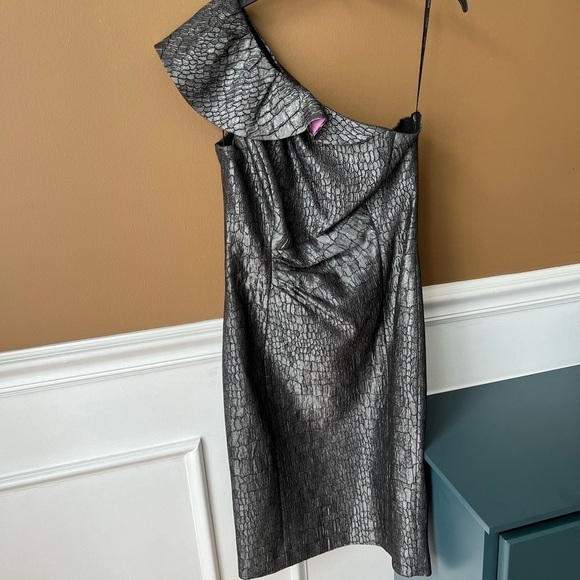 Kay Unger Gun Metal Animal Print One Shoulder Ruffle Dress Size 6 - Picture 2 of 5
